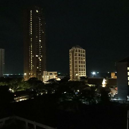 Trio Gems Condo Pattaya, Thailand Praia de Jomtien Exterior foto