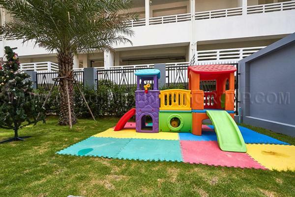 Trio Gems Condo Pattaya, Thailand Praia de Jomtien Exterior foto