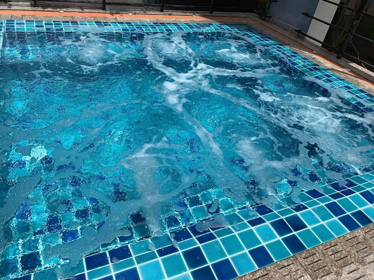 Trio Gems Condo Pattaya, Thailand Praia de Jomtien Exterior foto